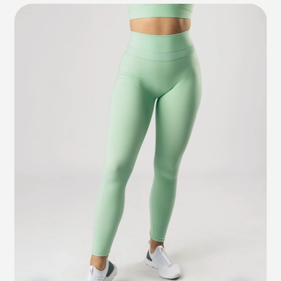 NWT Alphalete ALPHALUX HARMONY LEGGING-Large - Picture 3 of 3